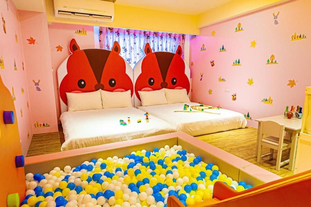 Toyfun Hotel ｜Luodong Night Market 5 minutes walk