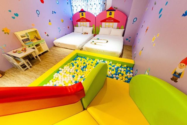 Toyfun Hotel ｜Luodong Night Market 5 minutes walk-408 Quadruple Room with Bath-9
