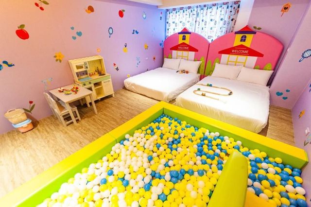 Toyfun Hotel ｜Luodong Night Market 5 minutes walk-408 Quadruple Room with Bath-10
