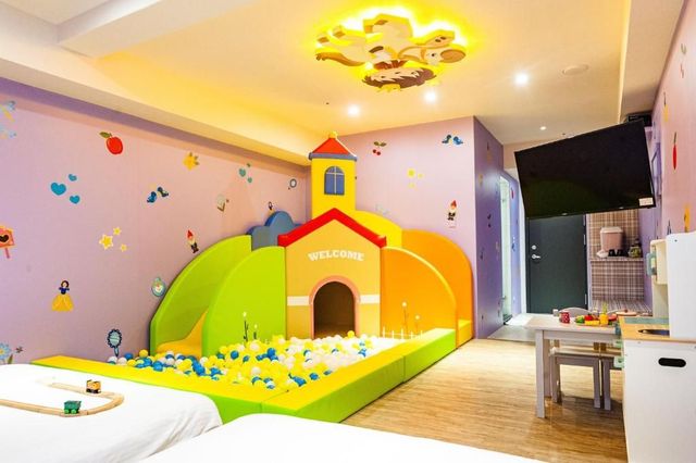 Toyfun Hotel ｜Luodong Night Market 5 minutes walk-408 Quadruple Room with Bath-8