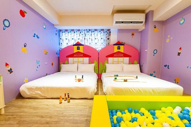 Toyfun Hotel ｜Luodong Night Market 5 minutes walk-408 Quadruple Room with Bath-3