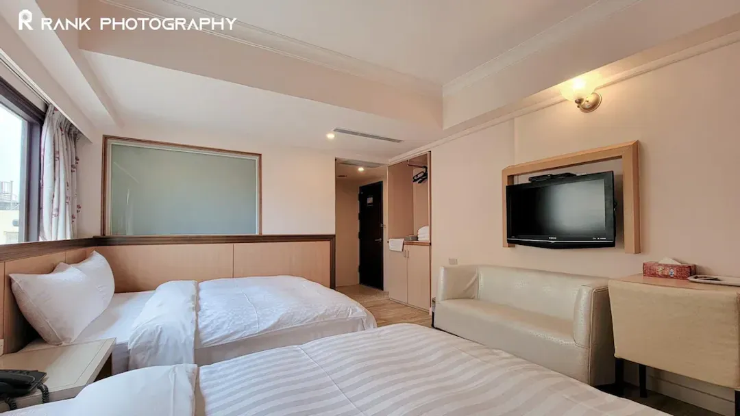 Sinyago Hotel｜Liuhe Night Market 2 minutes walk