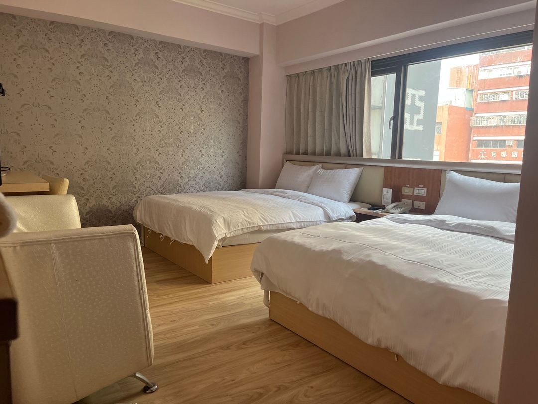 Sinyago Hotel｜Liuhe Night Market 2 minutes walk
