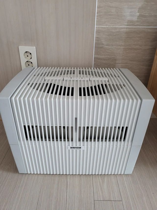 공기청정기(벤다에어워셔)는 물을 채워서 사용해주세요 // 空氣淨化器（Venta Air Washer）加水後使用。