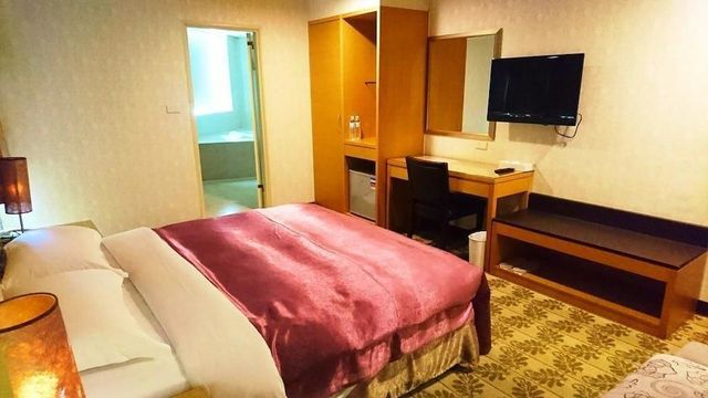 Metropolis Hotel-Business Double Room-2