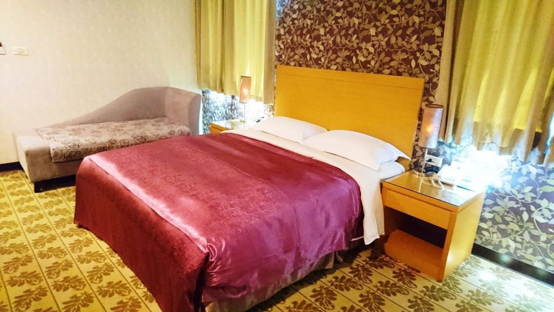 Metropolis Hotel