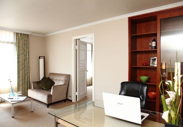 Metropolis Hotel-luxury living room-2
