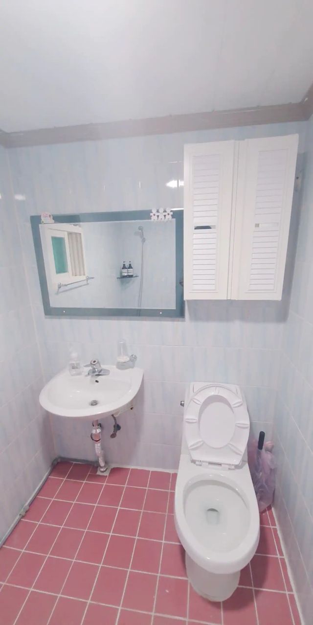 Minu House-10-Hongdae, 2 bathrooms, large house, 12 people, 3 floors, parking available-11