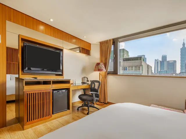 承攜行旅台北八德｜鄰近饒河夜市-景觀雙人客房(市景)-3