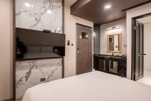 Dream Mansion Hotel-Standard Double Room-7