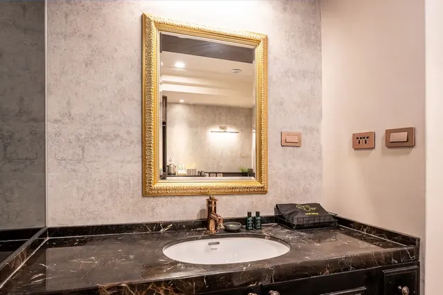 Dream Mansion Hotel-Standard Double Room-9