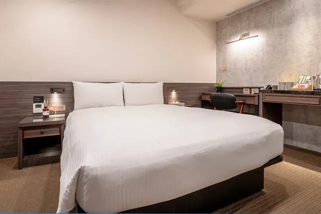 Dream Mansion Hotel-Standard Double Room-2