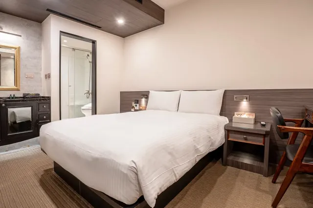 Dream Mansion Hotel-Standard Double Room-3