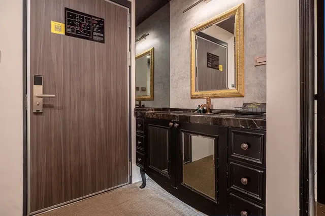 Dream Mansion Hotel-Standard Double Room-11