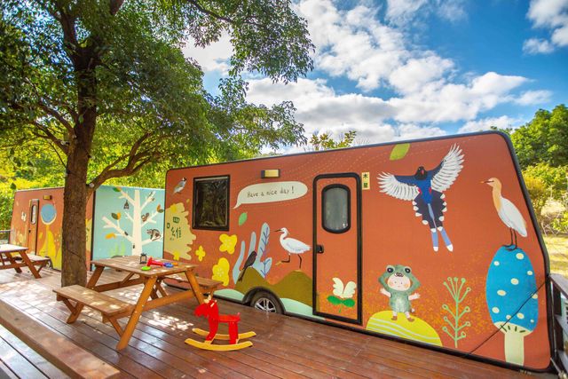 只今漫漫 里山露營｜一泊二食、露營烤肉趣好評優惠持續-【露營車】B區 漫蓊蓊｜童趣風格露營車(建議入住2大2小或3大)-7