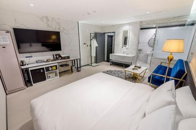 釜山空中酒店｜緊鄰輕軌機場站-標準雙人房-3