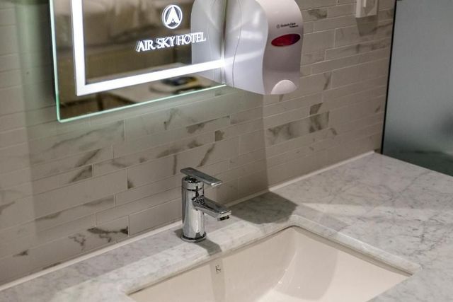 釜山空中酒店｜緊鄰輕軌機場站-標準雙人房-5