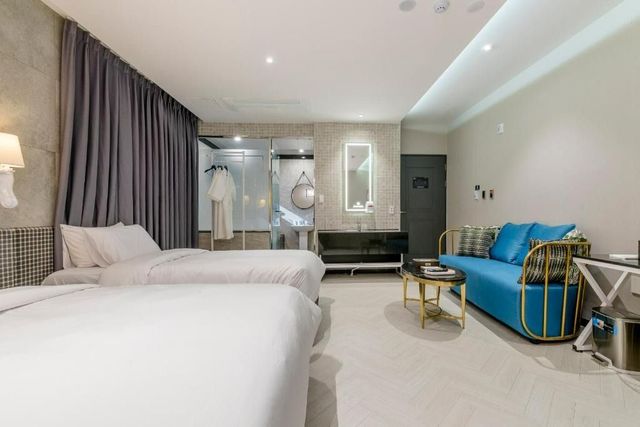 釜山空中酒店｜緊鄰輕軌機場站-雙床房-2