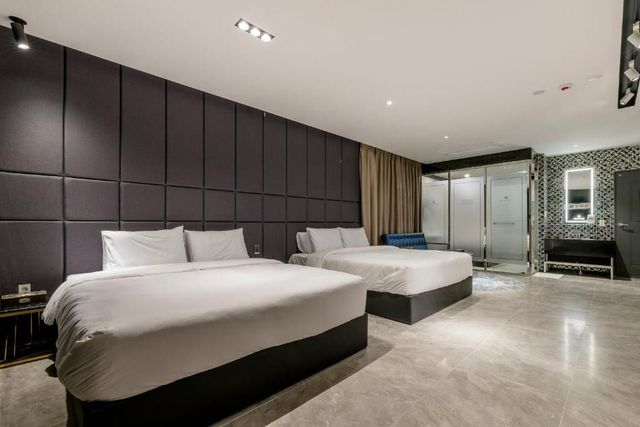 釜山空中酒店｜緊鄰輕軌機場站-大型雙床房-3