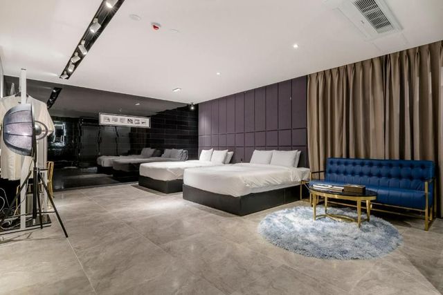 釜山空中酒店｜緊鄰輕軌機場站-大型雙床房-1