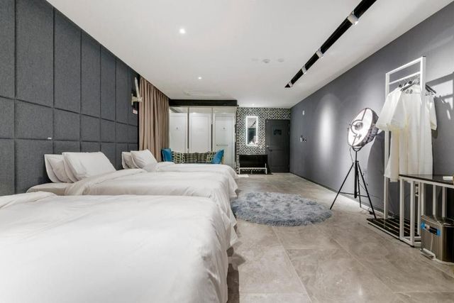 釜山空中酒店｜緊鄰輕軌機場站-經典三人房-1