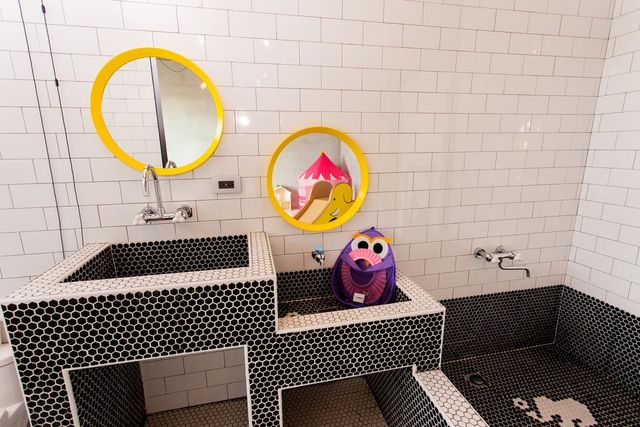 Noah's Ark Homestay-C7-rainbow parent-child bath 4-room-5