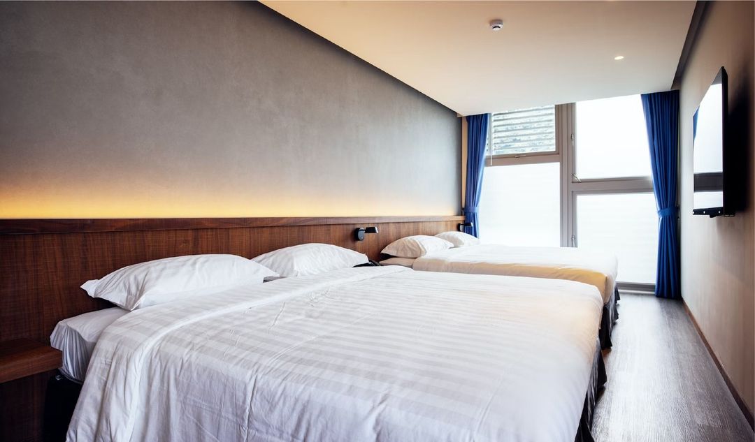 HOTEL BEGINS