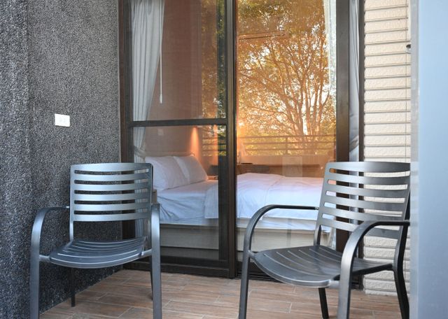 Lütel Hotel │ Xpark · Taoyuan Airport MRT A18 · HSR-Double Terrace Room with Shared Bathroom-3