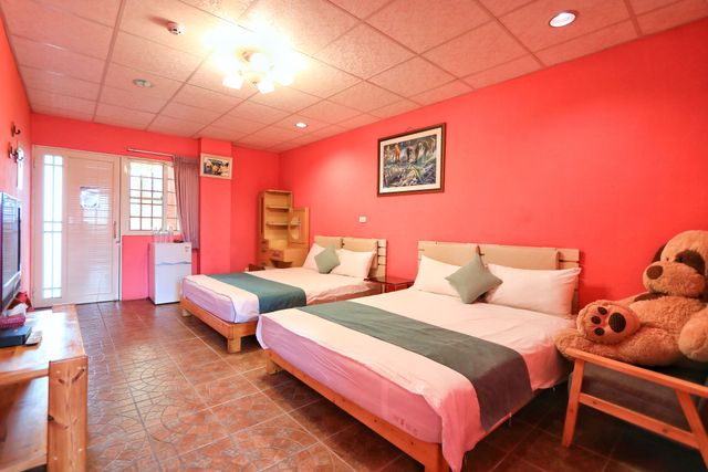 Ying Kaoru hotel-Hall 1 | colorful quadruple room (not pick room)-4