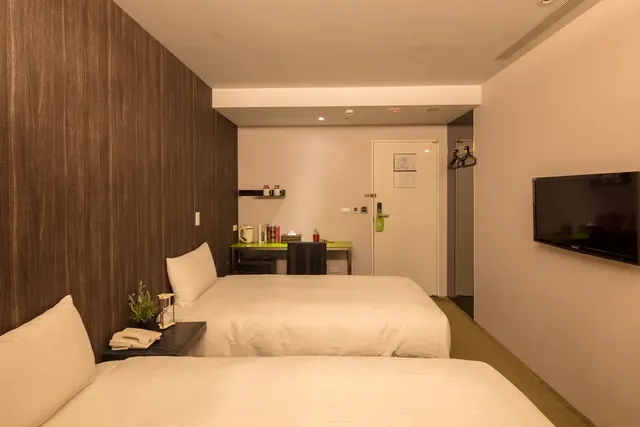 路境行旅-府前館｜兒童遊戲室、享用點心區-高級雙床房-無景觀_連續住３晚以上方案-2