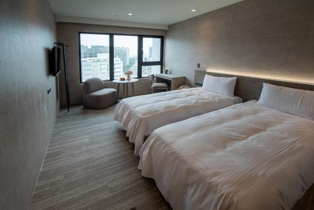 In Joy Hotel-Standard Twin Room-2