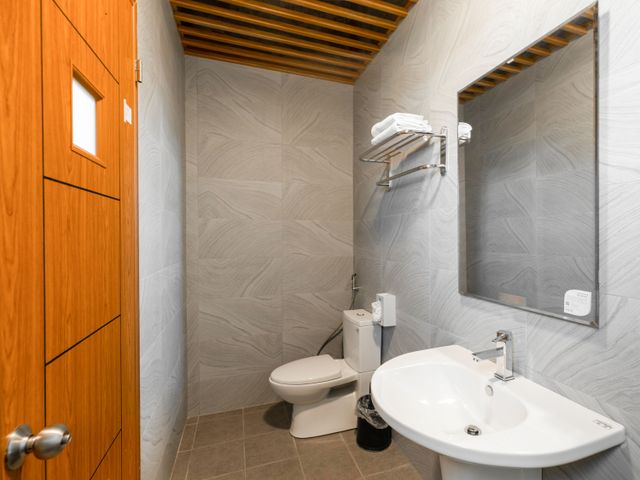 墾丁25Inn 龍潭湖畔旅店|可16人包棟 | 寵物友善-高級雙人房-5