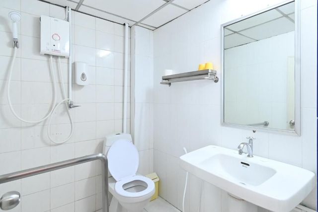 軍甲盛斯利榮飯店 The Krungkasem Srikrung Hotel (SHA Extra Plus)-豪華雙人房 附淋浴－含早餐 (Twin Deluxe Room with Shower (Room with breakfast))-5