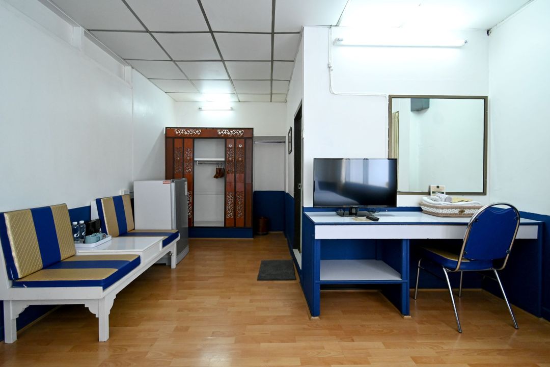 军甲盛斯利荣饭店 The Krungkasem Srikrung Hotel (SHA Extra Plus)