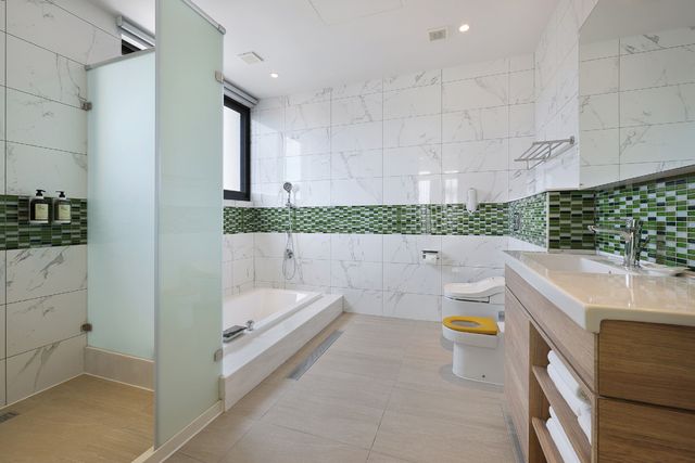 CHECK inn MAGI Kids Hotel-Premium Quadruple Room with Sharing Living Room-3