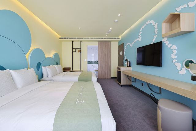 CHECK inn MAGI Kids Hotel-Premium Quadruple Room with Sharing Living Room-2