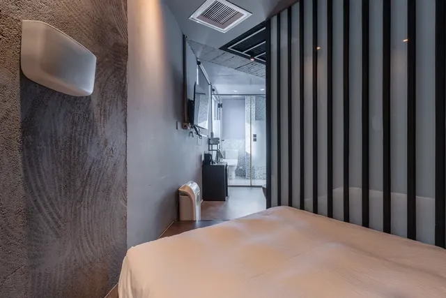 CHECK inn Taichung LiMing-Economy Double Room without Window-2