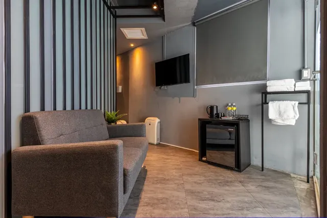 CHECK inn Taichung LiMing-Economy Double Room without Window-3