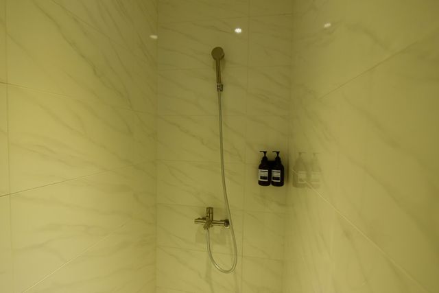 Lütel Hotel │ Xpark · Taoyuan Airport MRT A18 · HSR-Double Room with Shared Bathroom(No Window)-6
