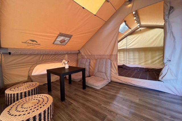 亘屋脊帳棚內小客廳