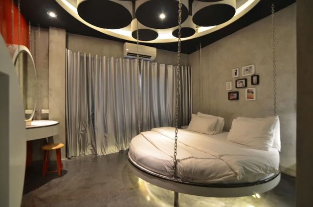 披耶嘉森旅舍 (House Of Phraya Jasaen)-豪華特大雙人床房 (不含早餐) (Funk Fun (Room only))-1