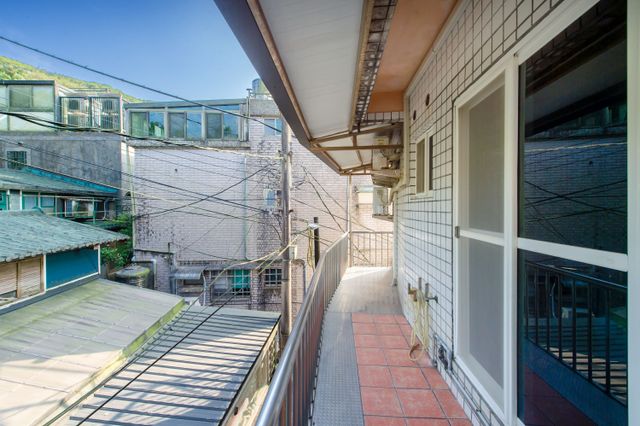 九份龍門客棧智能入住旅宿丨近老街-豪華雙人房-附陽台-12