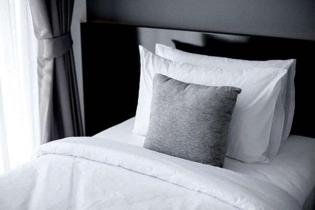 CREW Hotel-Twin Room-6