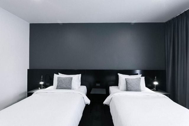 CREW Hotel-Twin Room-4
