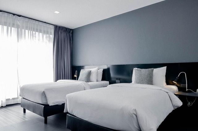 CREW Hotel-Twin Room-1