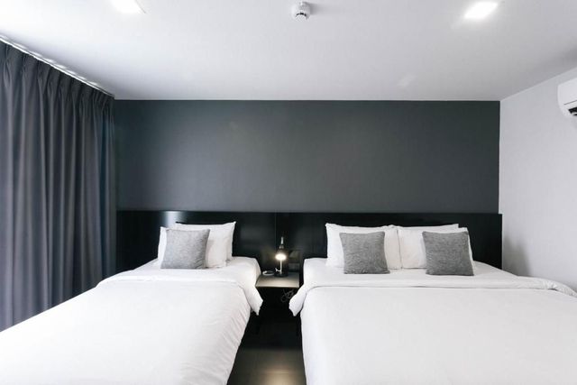 CREW Hotel-Deluxe Double Room-1
