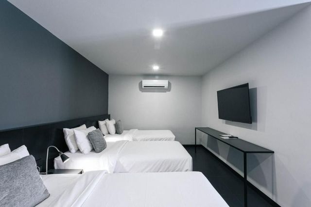 CREW Hotel-Triple Room-3