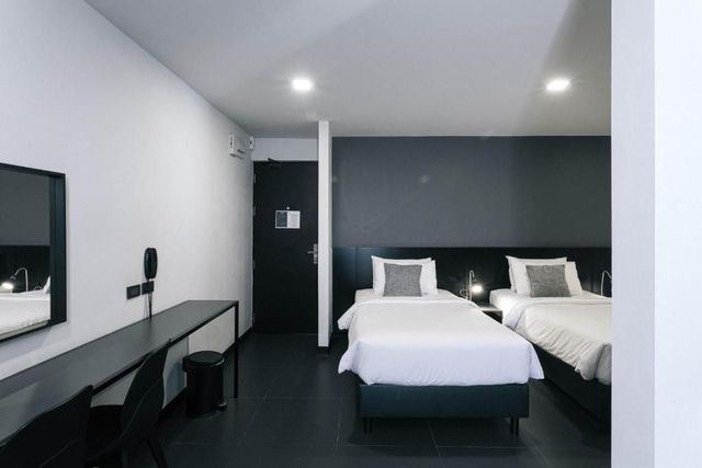 CREW Hotel-Triple Room-4