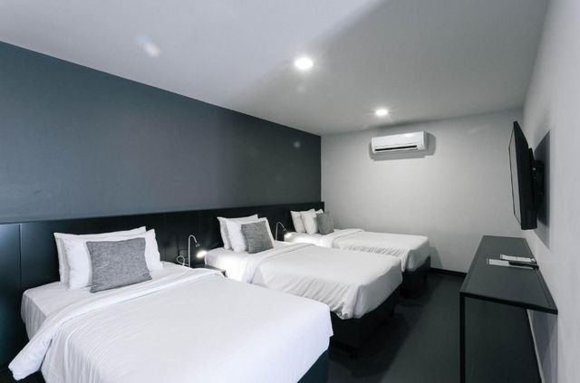 CREW Hotel-Triple Room-2