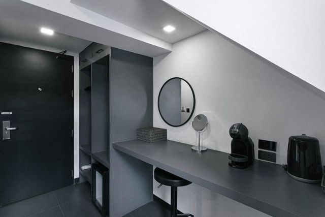CREW Hotel-Duplex Room-5